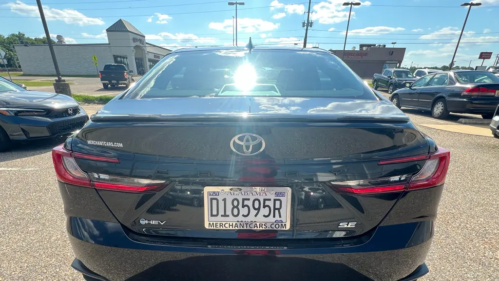 2025 Toyota Camry SE