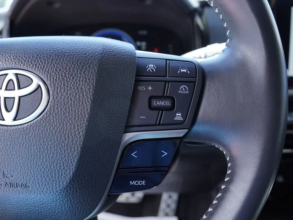 2025 Toyota Camry - $28,688
