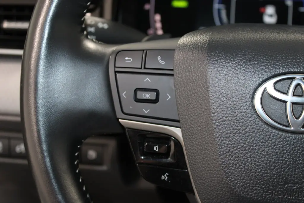 2025 Toyota Camry - $28,448