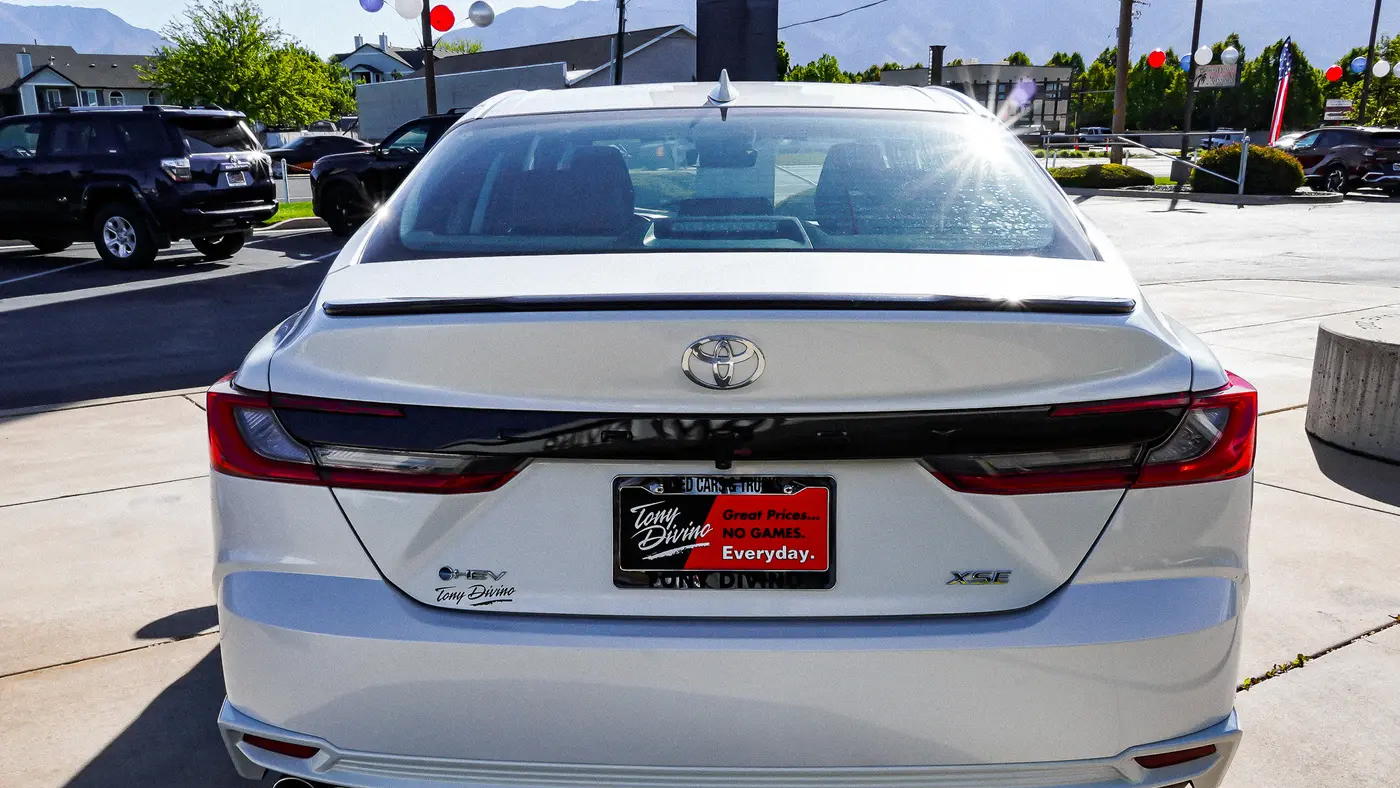 2025 Toyota Camry SE