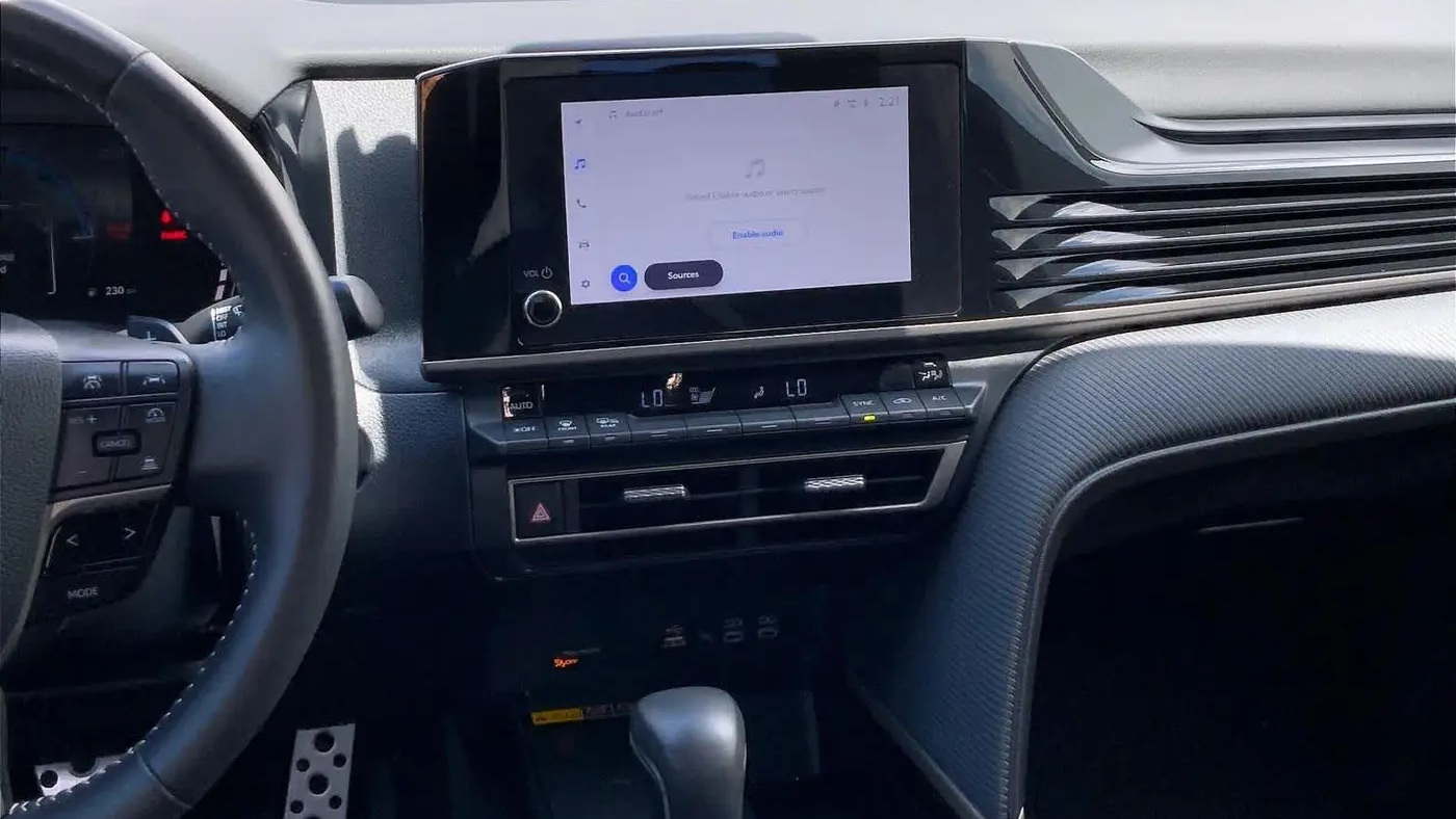 2025 Toyota Camry SE