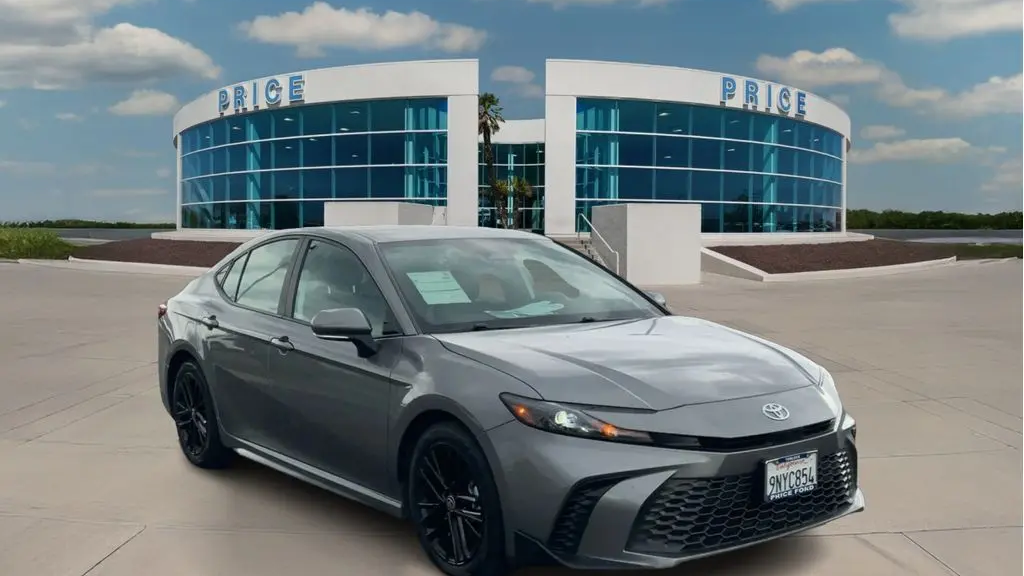2025 Toyota Camry SE