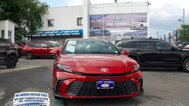 2025 Toyota Camry SE