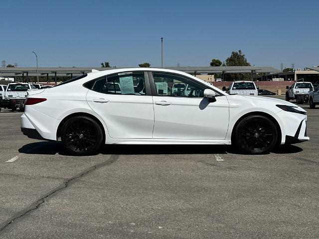2025 Toyota Camry SE — photo 1 of 12