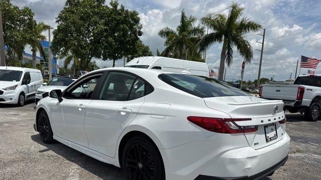 2025 Toyota Camry SE
