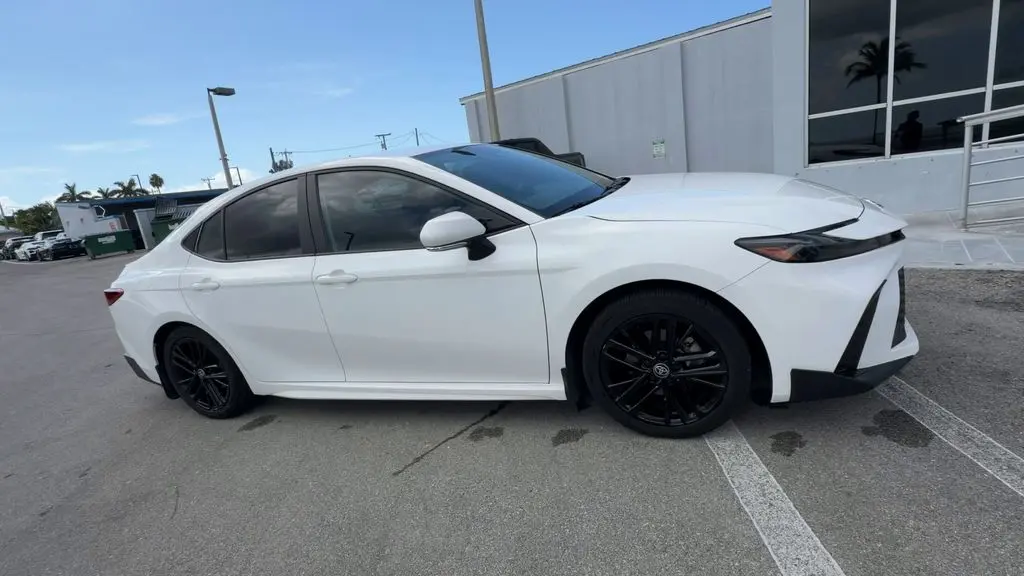 2025 Toyota Camry SE