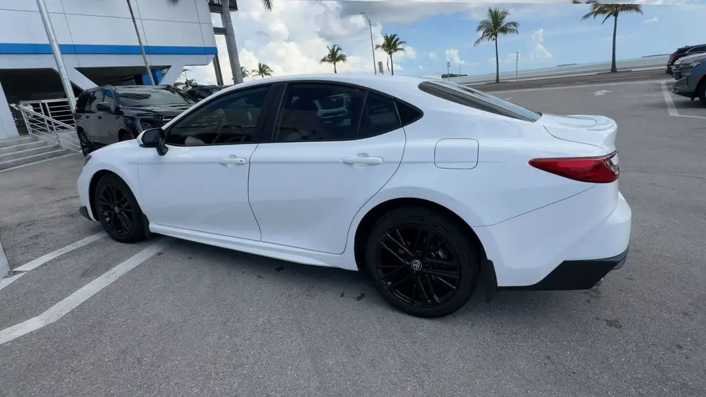 2025 Toyota Camry SE
