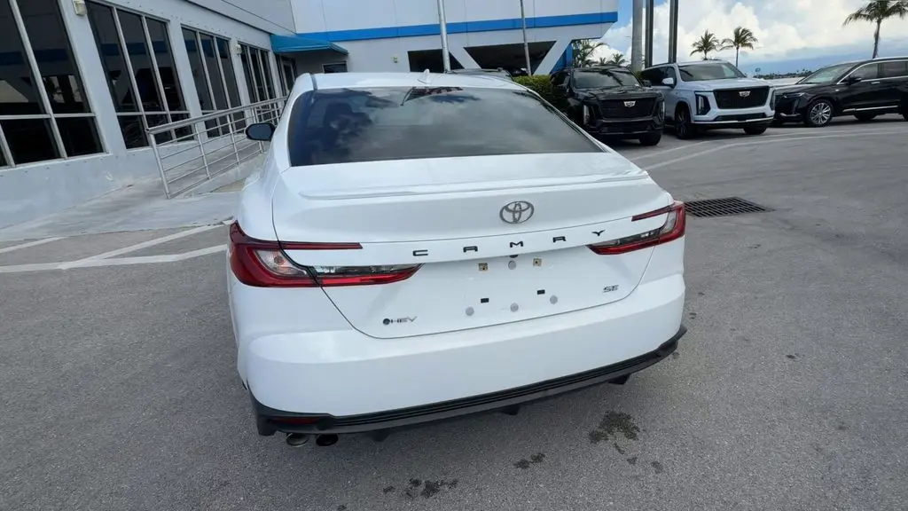 2025 Toyota Camry SE
