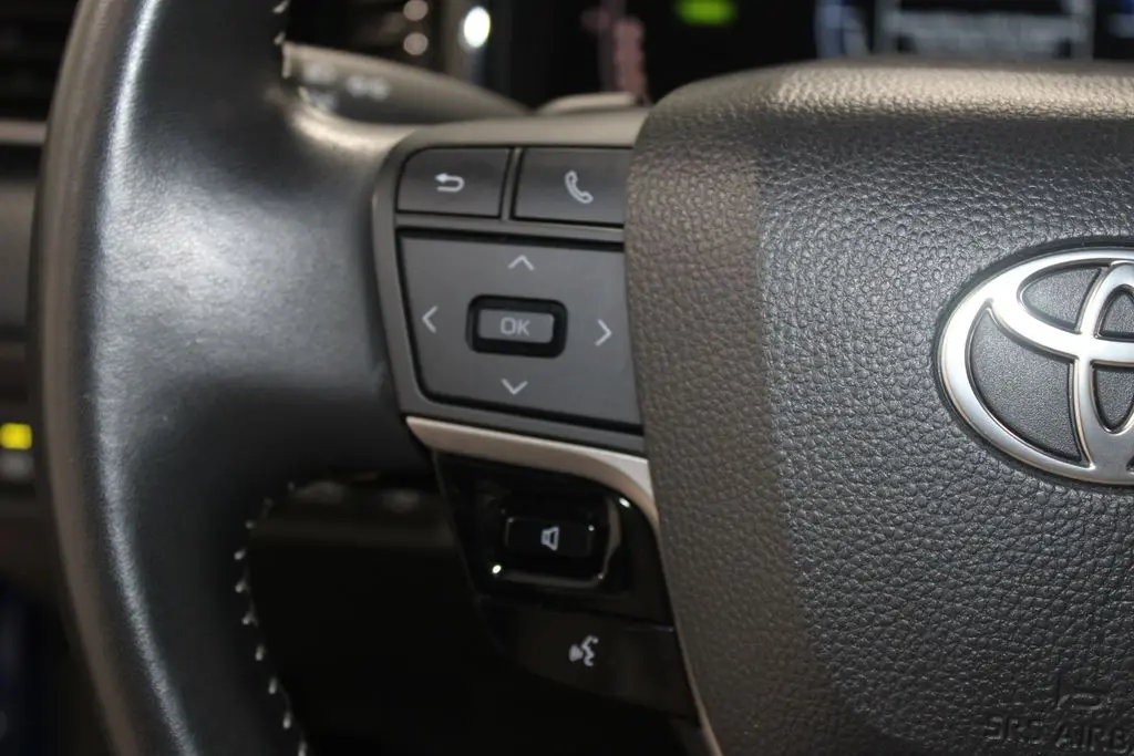2025 Toyota Camry - $28,938