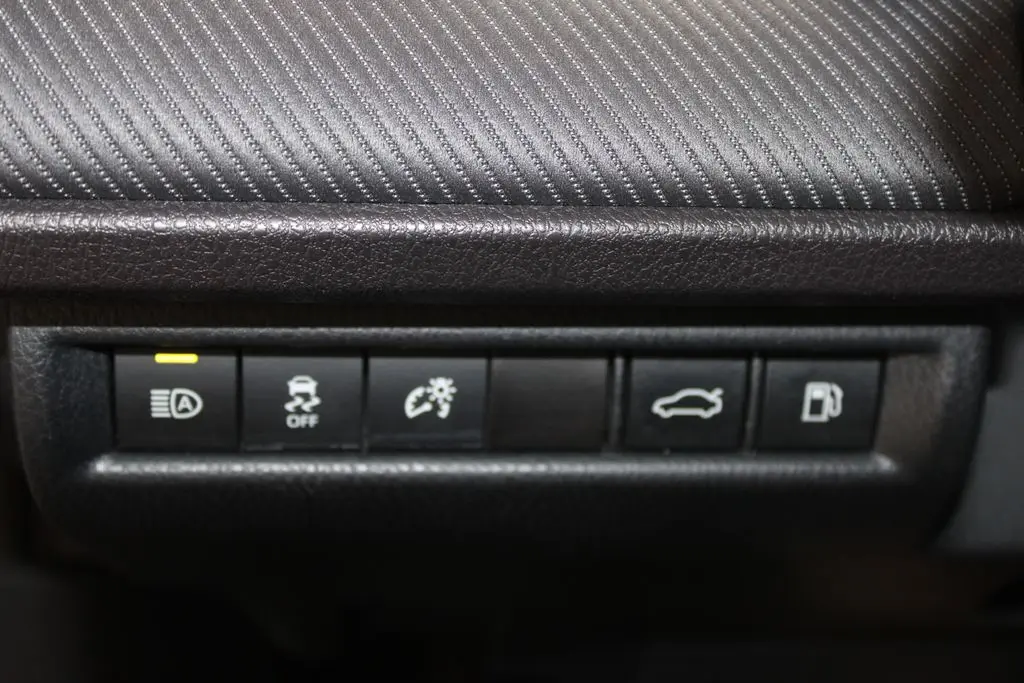 2025 Toyota Camry - $28,938