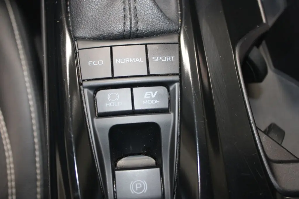 2025 Toyota Camry - $28,938