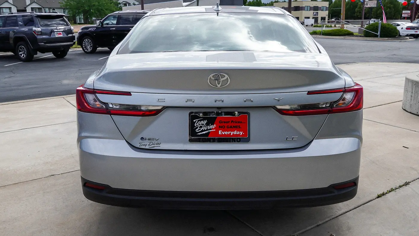 2025 Toyota Camry SE