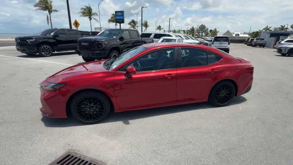 2025 Toyota Camry SE