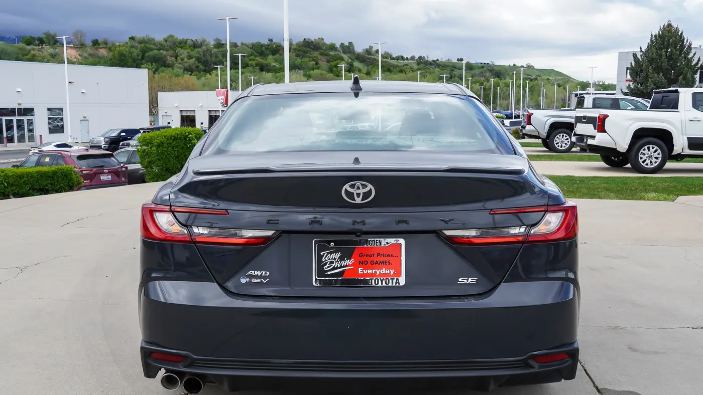 2025 Toyota Camry SE