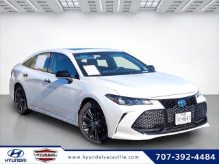 2022 Toyota Avalon Hybrid with Wind Chill Pearl Exterior