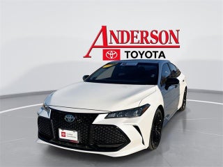 2022 Toyota Avalon Hybrid with Wind Chill Pearl Exterior