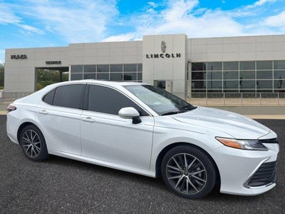 2022 Toyota Camry Hybrid XLE 4DR Sedan