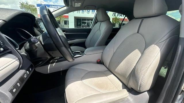 2021 Toyota Camry Hybrid XLE