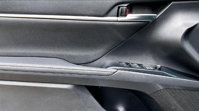 2020 Toyota Camry Hybrid XLE