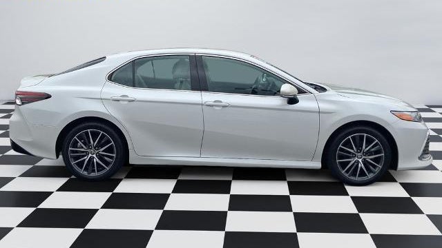 2023 Toyota Camry Hybrid XLE