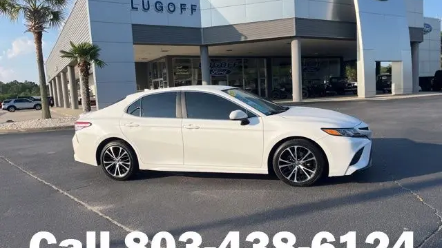 2020 Toyota Camry SE