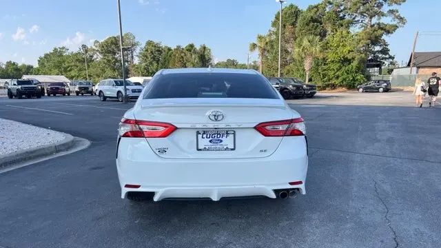 2020 Toyota Camry SE