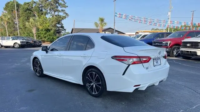 2020 Toyota Camry SE