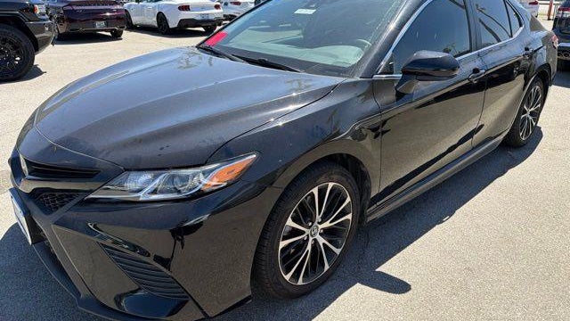 2020 Toyota Camry SE