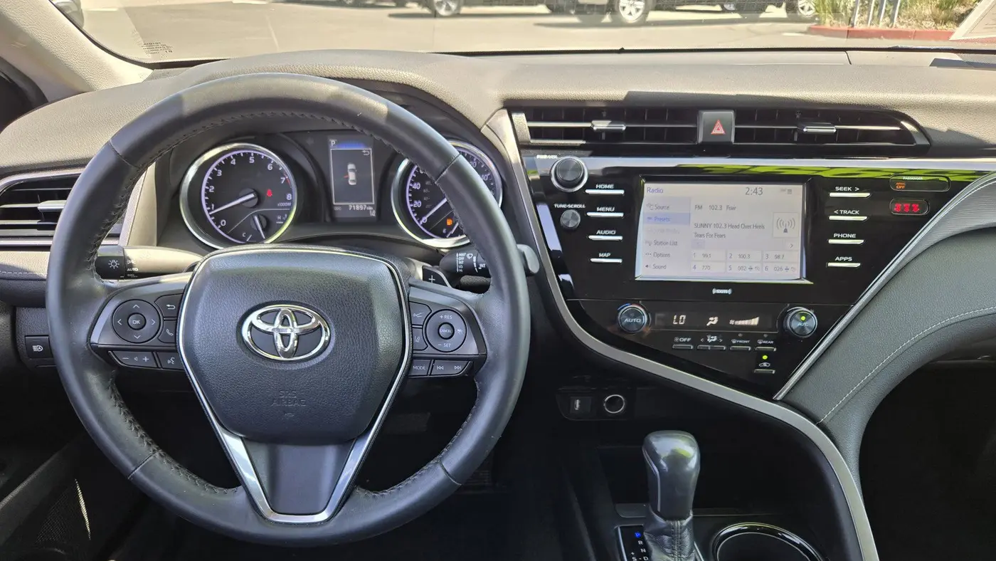 2020 Toyota Camry SE