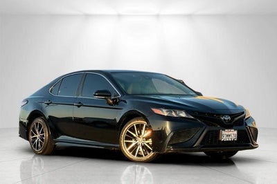 2022 Toyota Camry SE 4DR Sedan