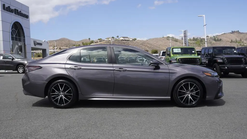 2023 Toyota Camry SE