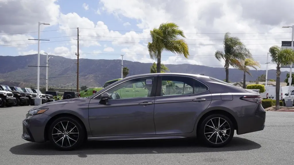 2023 Toyota Camry SE