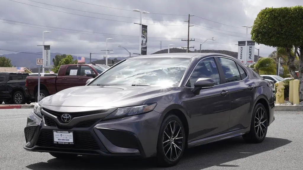 2023 Toyota Camry SE