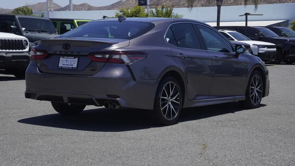 2024 Toyota Camry SE