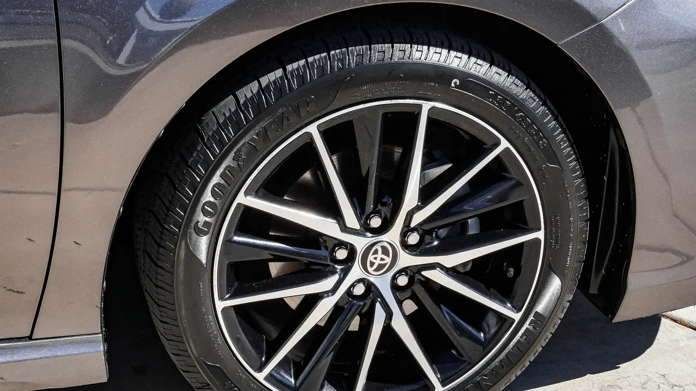 2021 Toyota Camry Hybrid SE