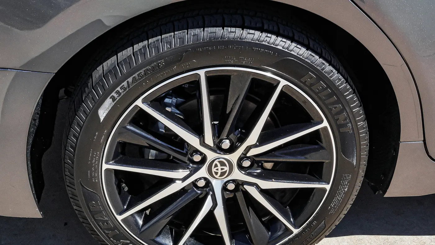 2021 Toyota Camry Hybrid SE