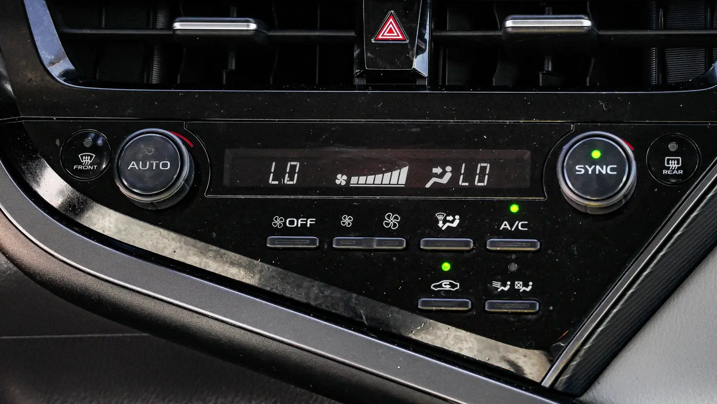 2021 Toyota Camry Hybrid SE
