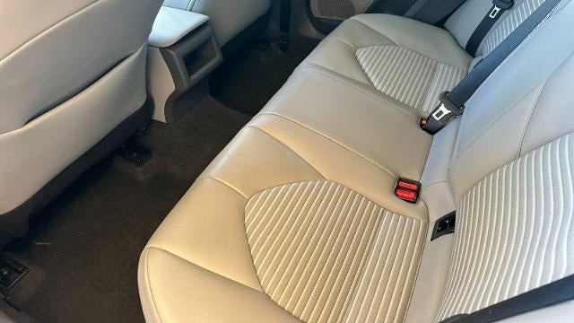 2022 Toyota Camry Hybrid SE