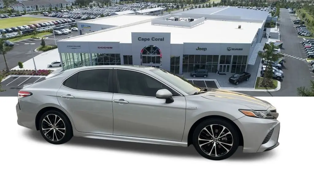 2020 Toyota Camry Hybrid SE