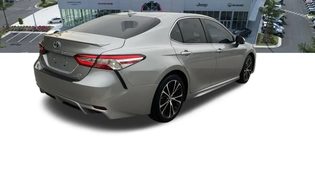 2020 Toyota Camry Hybrid SE