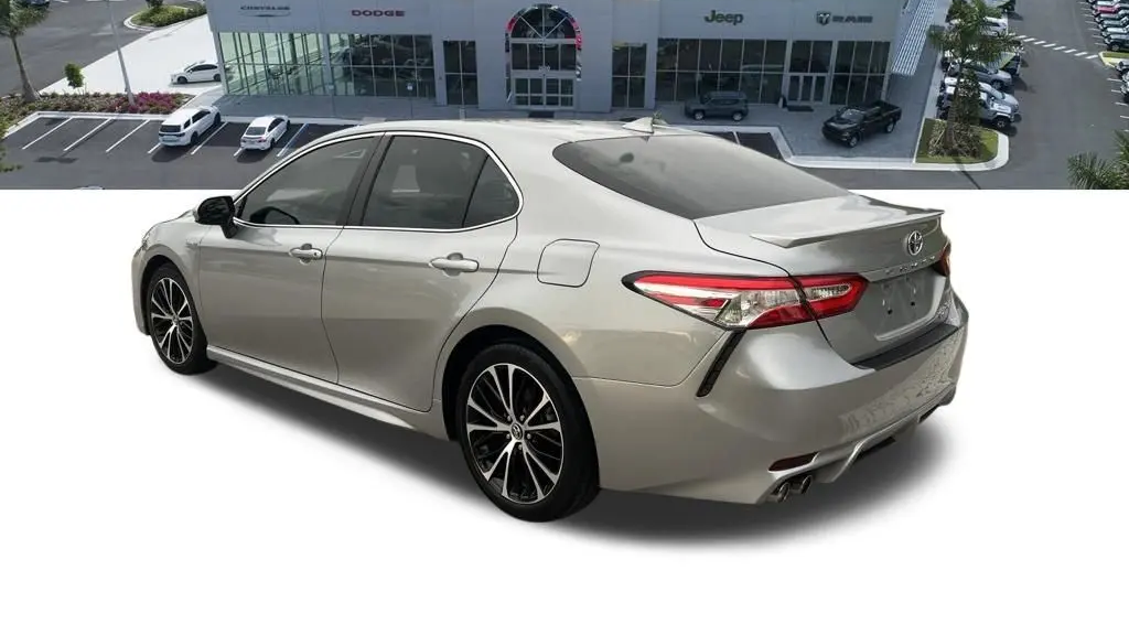 2020 Toyota Camry Hybrid SE