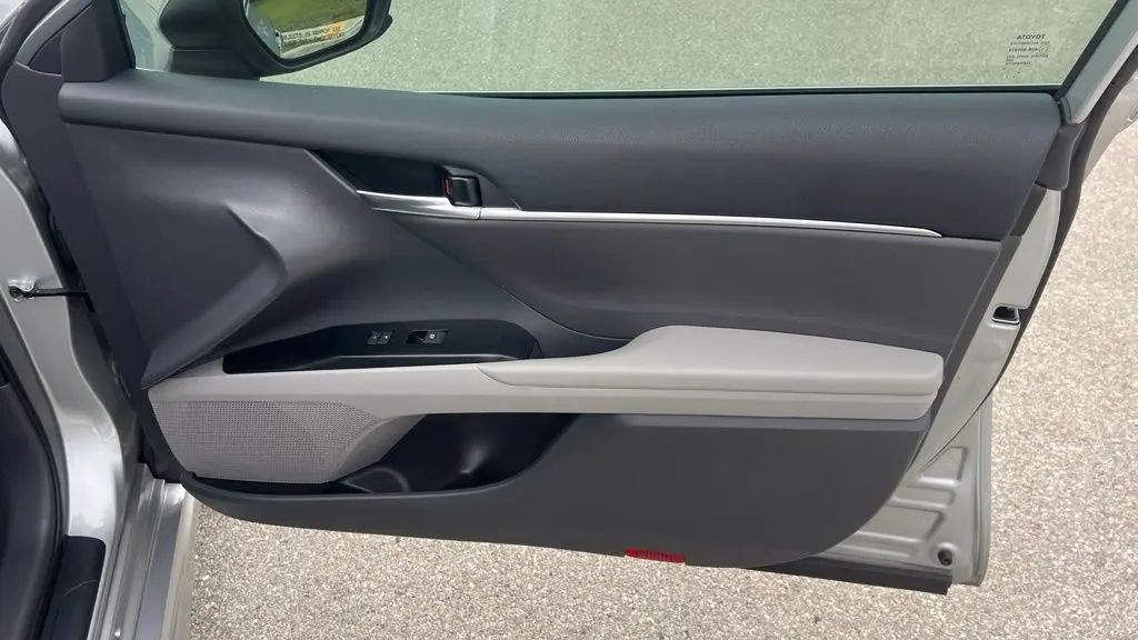 2020 Toyota Camry Hybrid SE