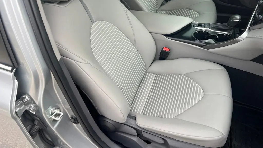2020 Toyota Camry Hybrid SE