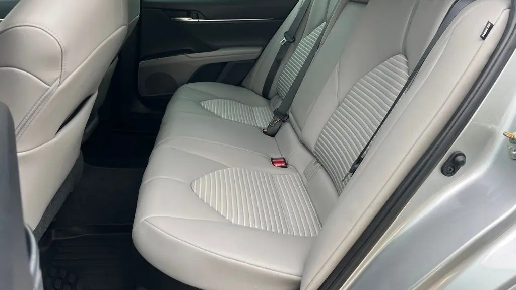 2020 Toyota Camry Hybrid SE