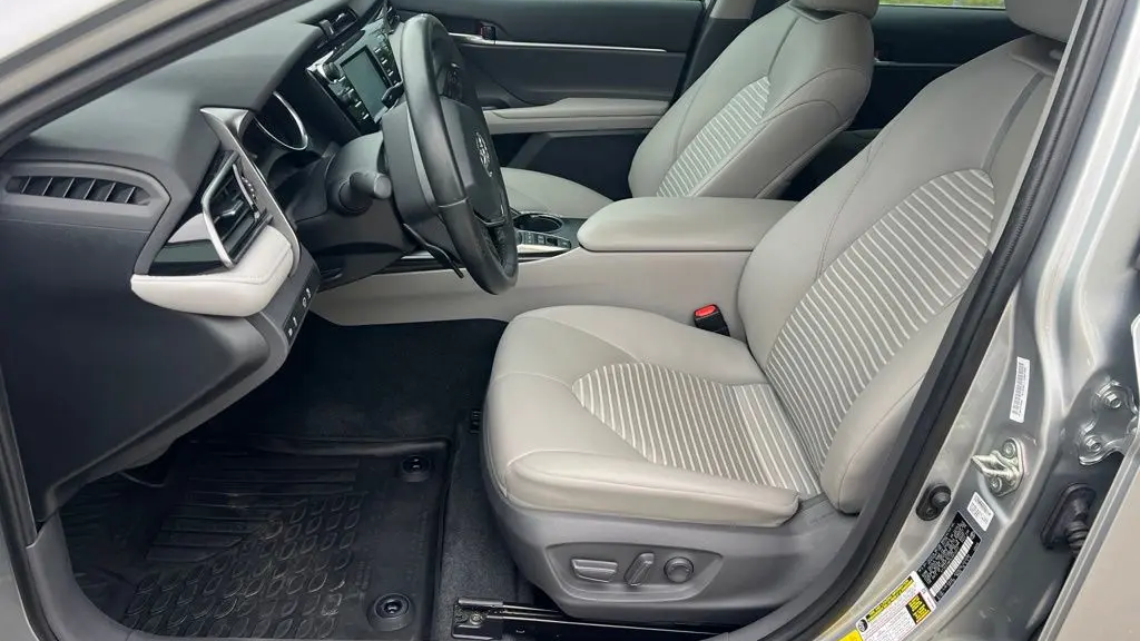 2020 Toyota Camry Hybrid SE