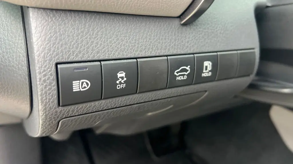 2020 Toyota Camry Hybrid SE
