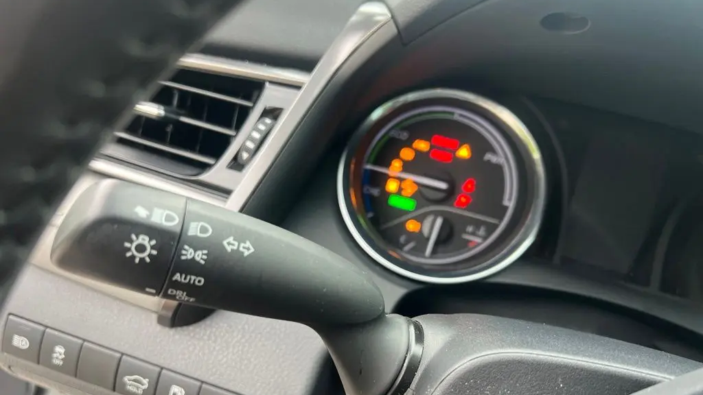 2020 Toyota Camry Hybrid SE