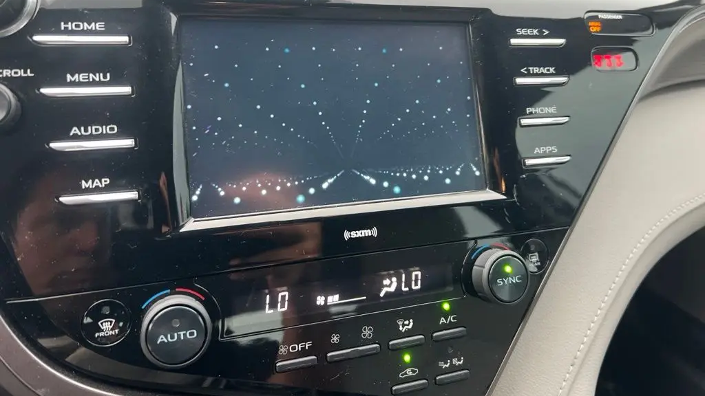 2020 Toyota Camry Hybrid SE