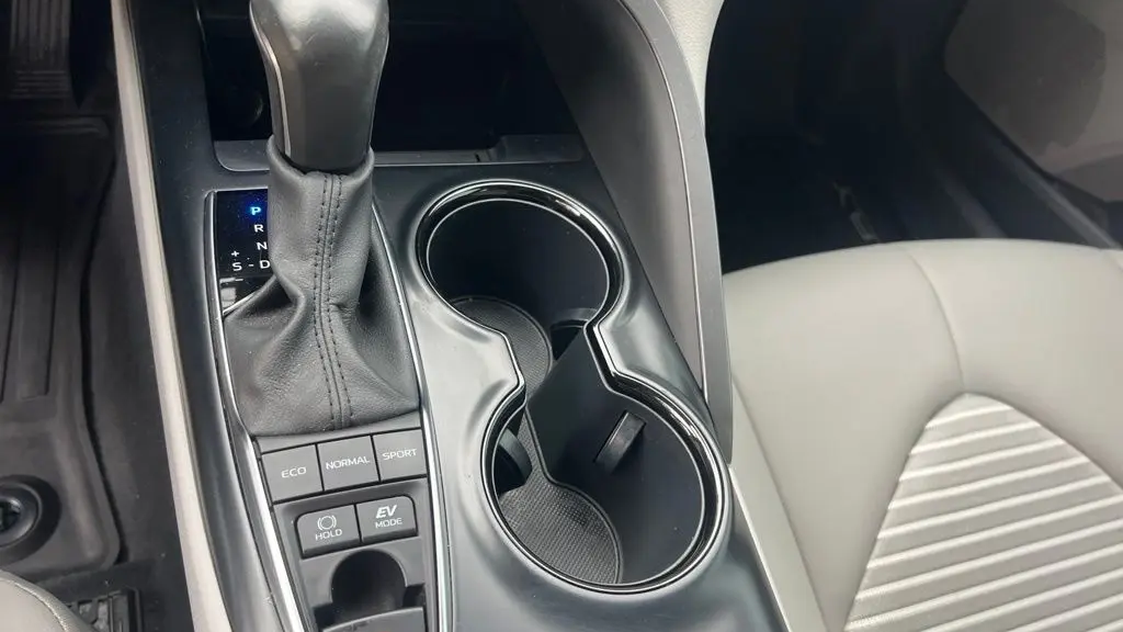 2020 Toyota Camry Hybrid SE