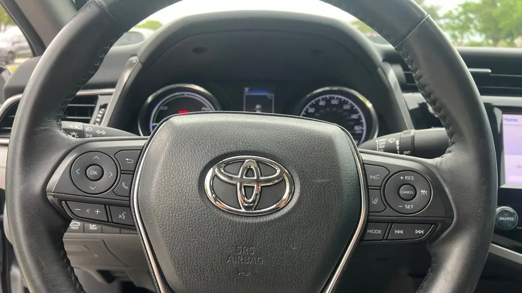 2020 Toyota Camry Hybrid SE